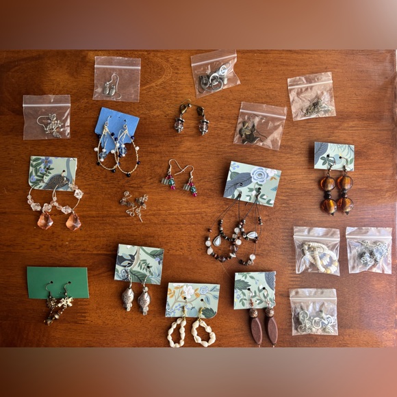 Earring bundle - Picture 6 of 10